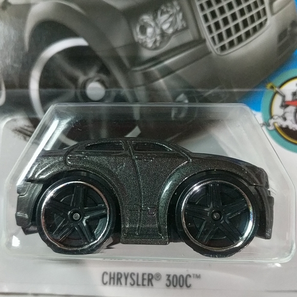 Hot Wheels Chrysler 300C - Picture 7 of 8